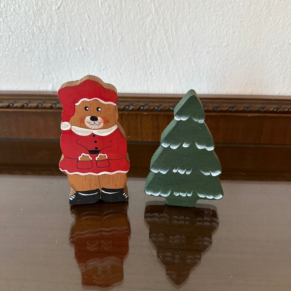 Vintage 1986 Pat Darnell Hand Painted Wooden Christmas Bear & Tree Folk Art Set